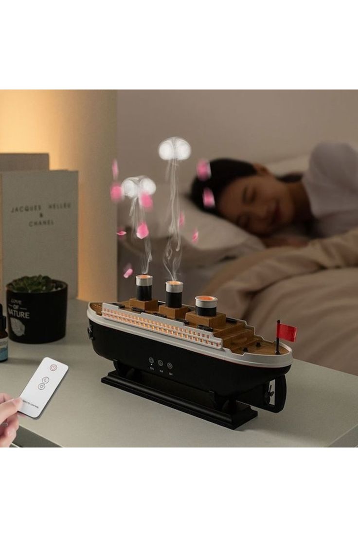 Titanic Aroma – Elegant Fragrance Diffuser for Car Interior